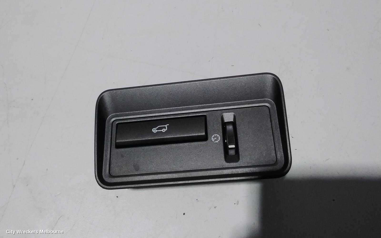 LAND ROVER RANGEROVER EVOQUE, L538, 11/2011 - 01/2019, TAILGATE SWITCH: 84069 - Image 1