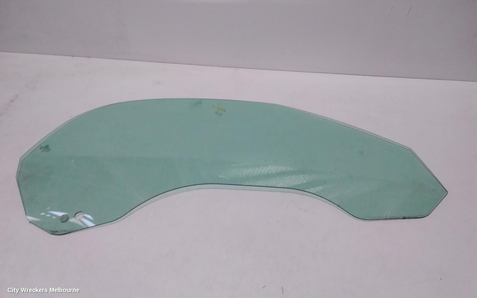 AUDI TT RIGHT FRONT DOOR WINDOW, 8J, CABRIO, 03/2007 - 12/2014 - Image 2