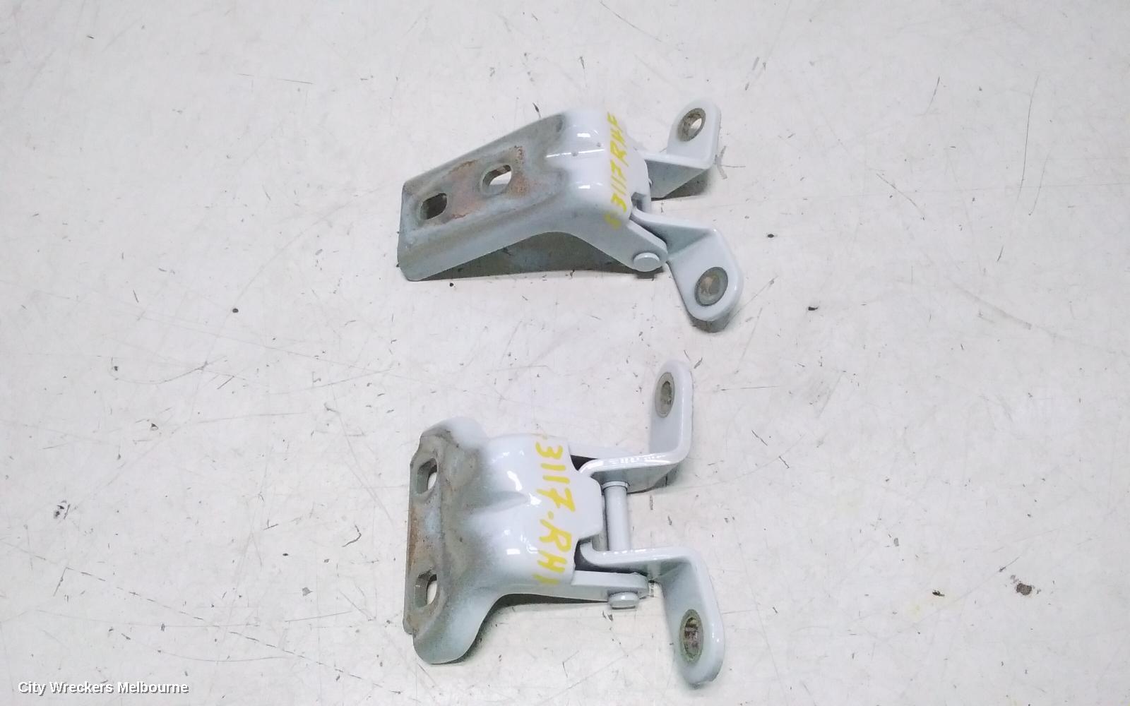 LDV G10 DOOR HINGE/RUNNER, UPPER, RH FRONT, SV7A/SV7C, WAGON/VAN, 04/2015 ONWARDS - Image 1
