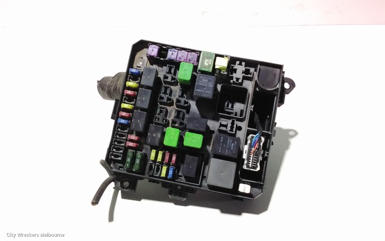 PEUGEOT 4007 FUSE BOX, GS, 10/2009 - 08/2013 - Image 1