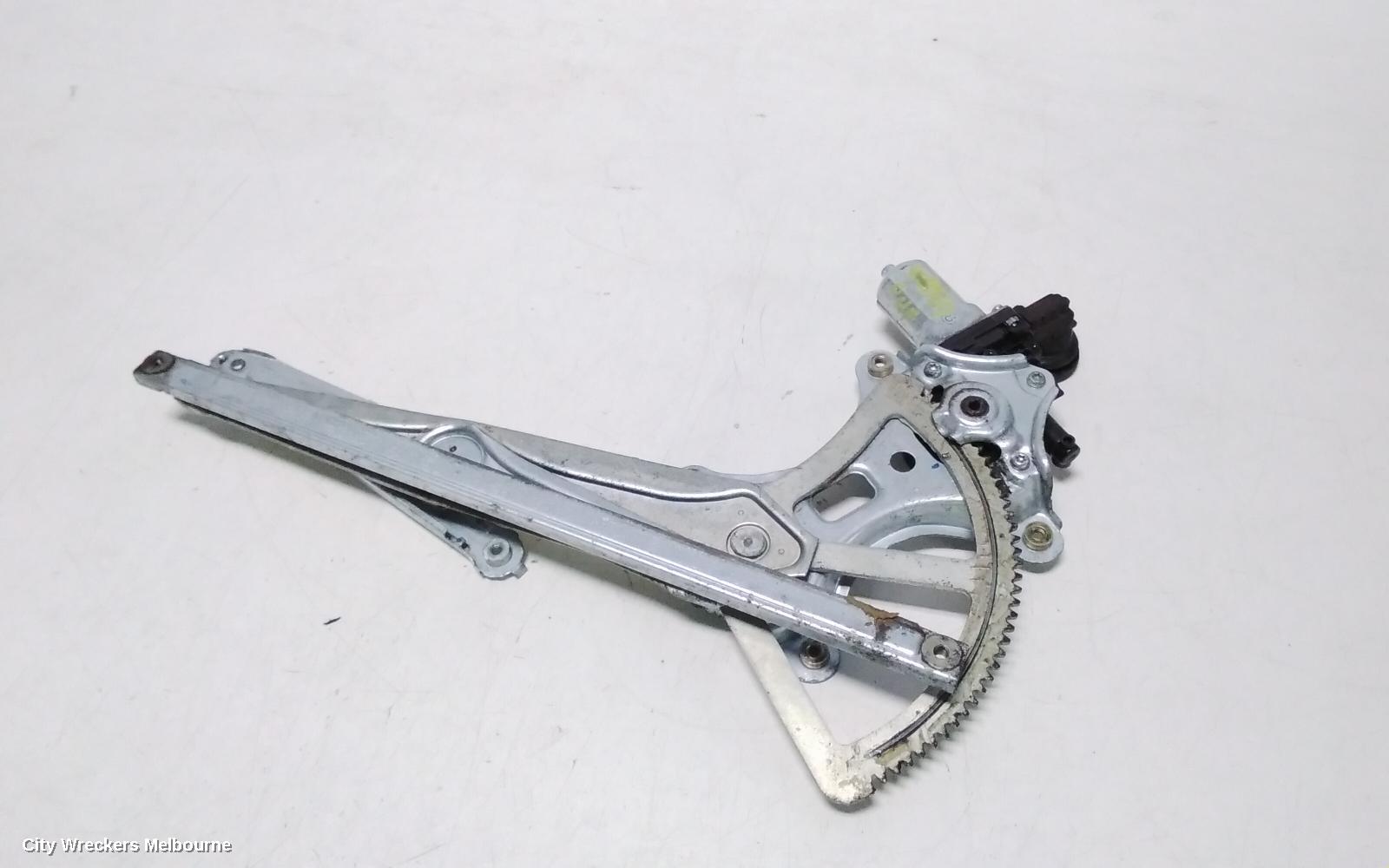 TOYOTA HILUX RIGHT FRONT WINDOW REG/MOTOR, POWER, 03/2005 - 08/2015 - Image 2