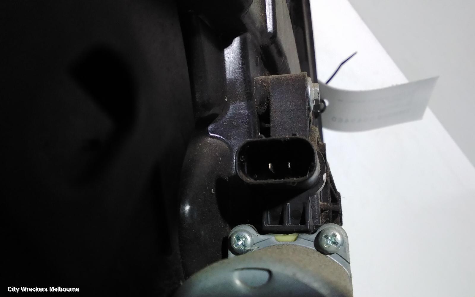 HYUNDAI I30 RIGHT FRONT WINDOW REG/MOTOR, GD, 5DR HATCH, 2 PIN AUTO DOWN, 03/2012 - 04/2017 - Image 3