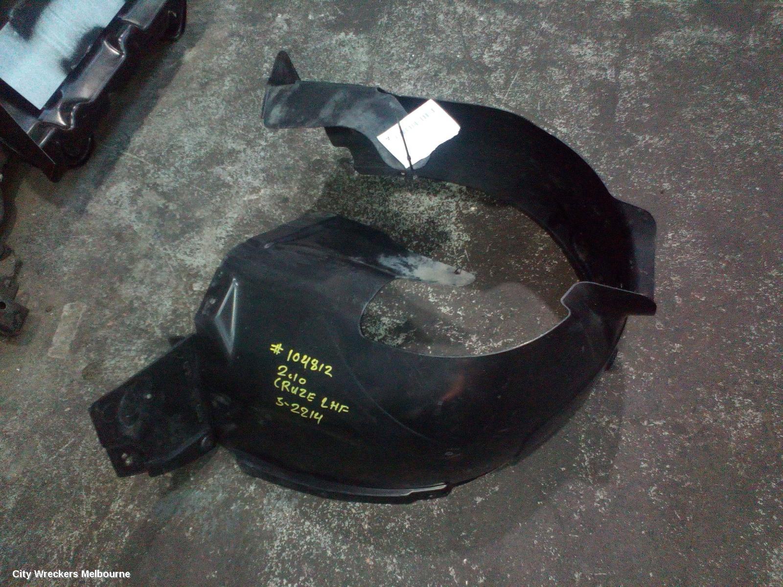 HOLDEN CRUZE LEFT GUARD LINER, FRONT, JG, 03/2009 - 02/2011 - Image 3