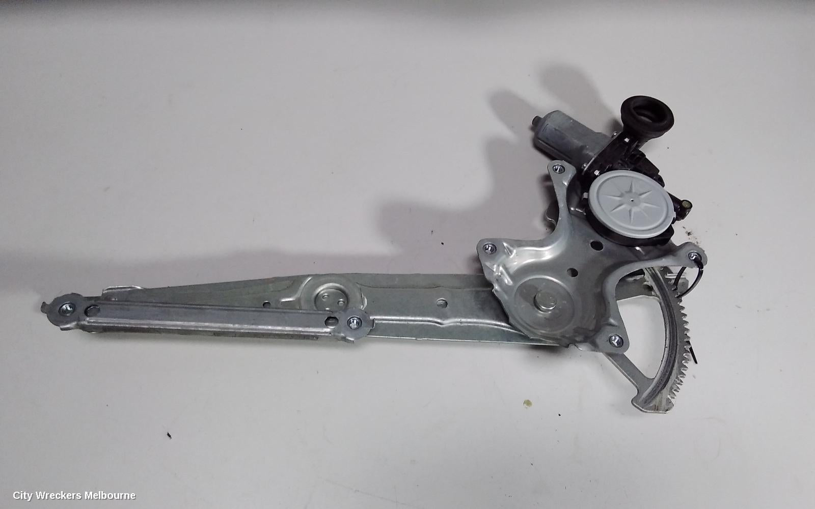 TOYOTA CAMRY LEFT FRONT WINDOW REG/MOTOR, ASV50/AVV50, POWER, 12/2011 - 10/2017 - Image 2