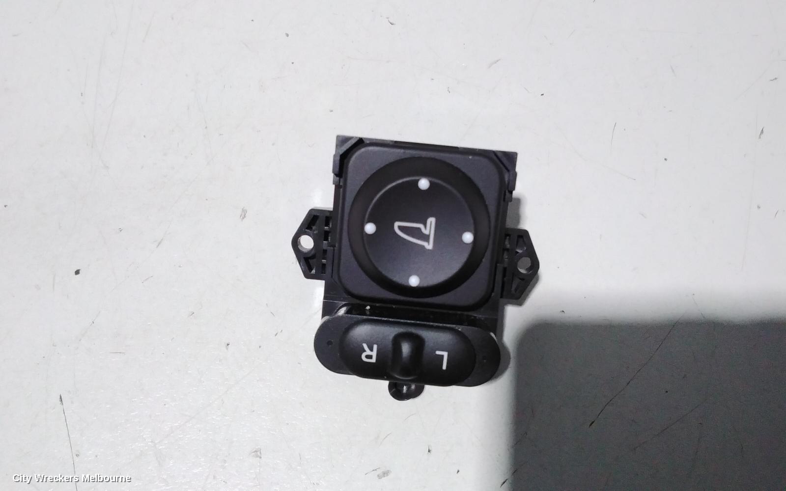 HONDA HRV, RU, 12/2014 - 10/2021, MIRROR  SWITCH: 84139 - Image 1