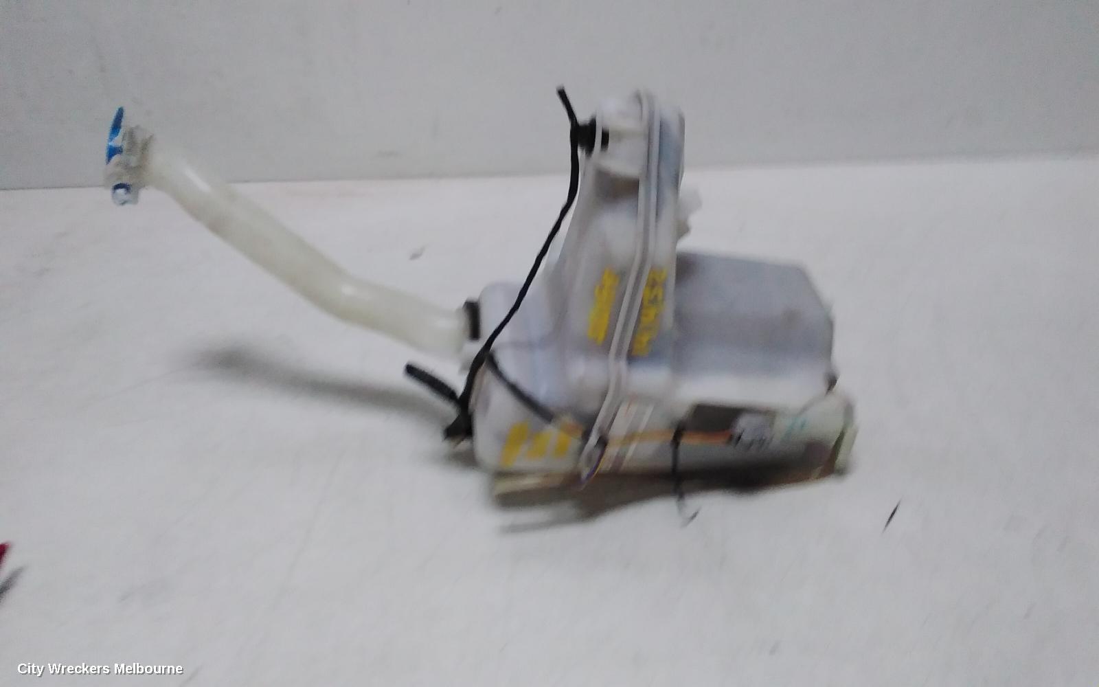 SUZUKI SWIFT WASHER BOTTLE, FZ, NON H/LAMP WASHER (RH SIDE), 08/2010 - 03/2017 - Image 2