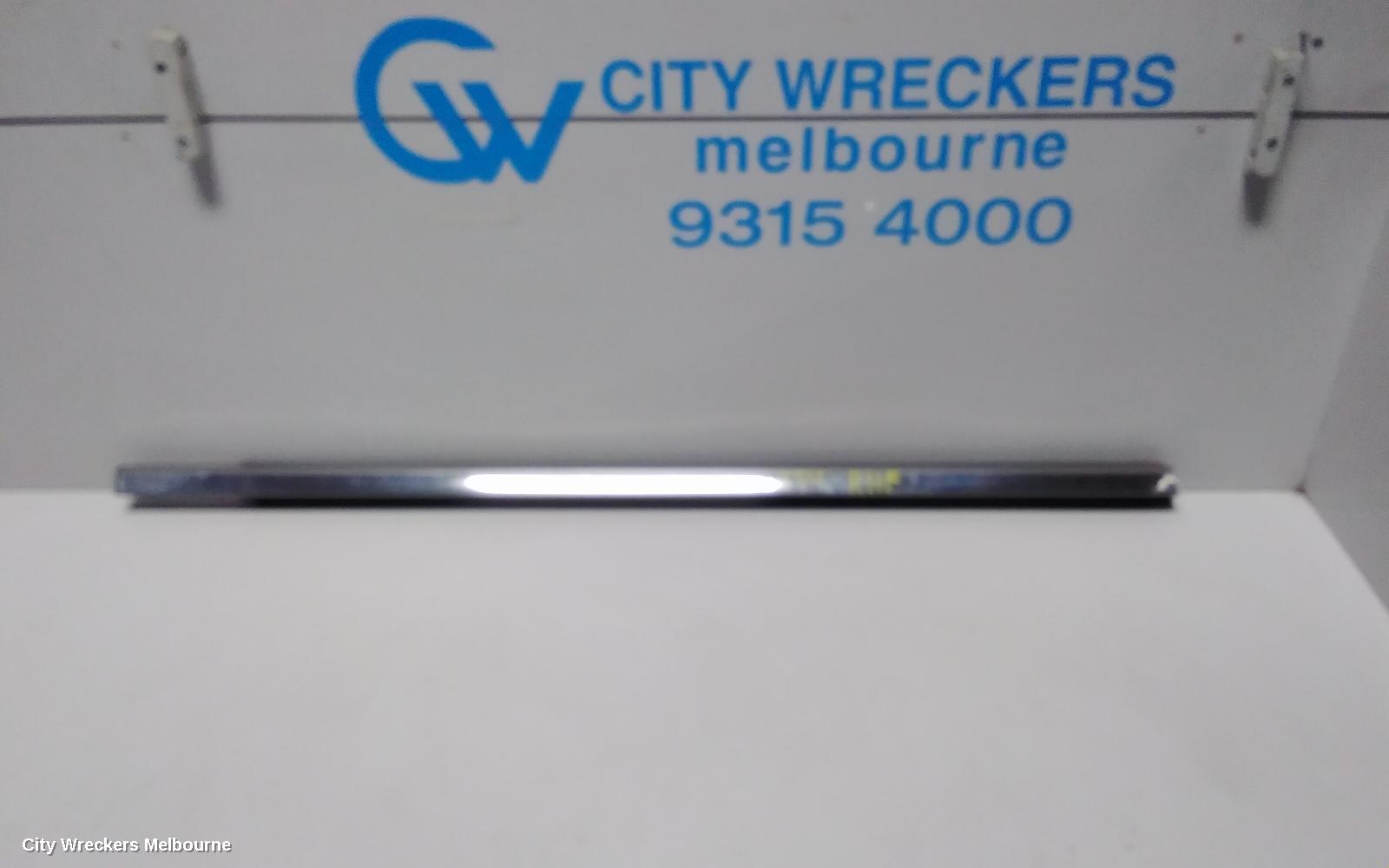 JEEP GRANDCHEROKEE DOOR MOULD, RHF CHROME BELT MOULD: 75237, WK, 10/2010 - 02/2022 - Image 1