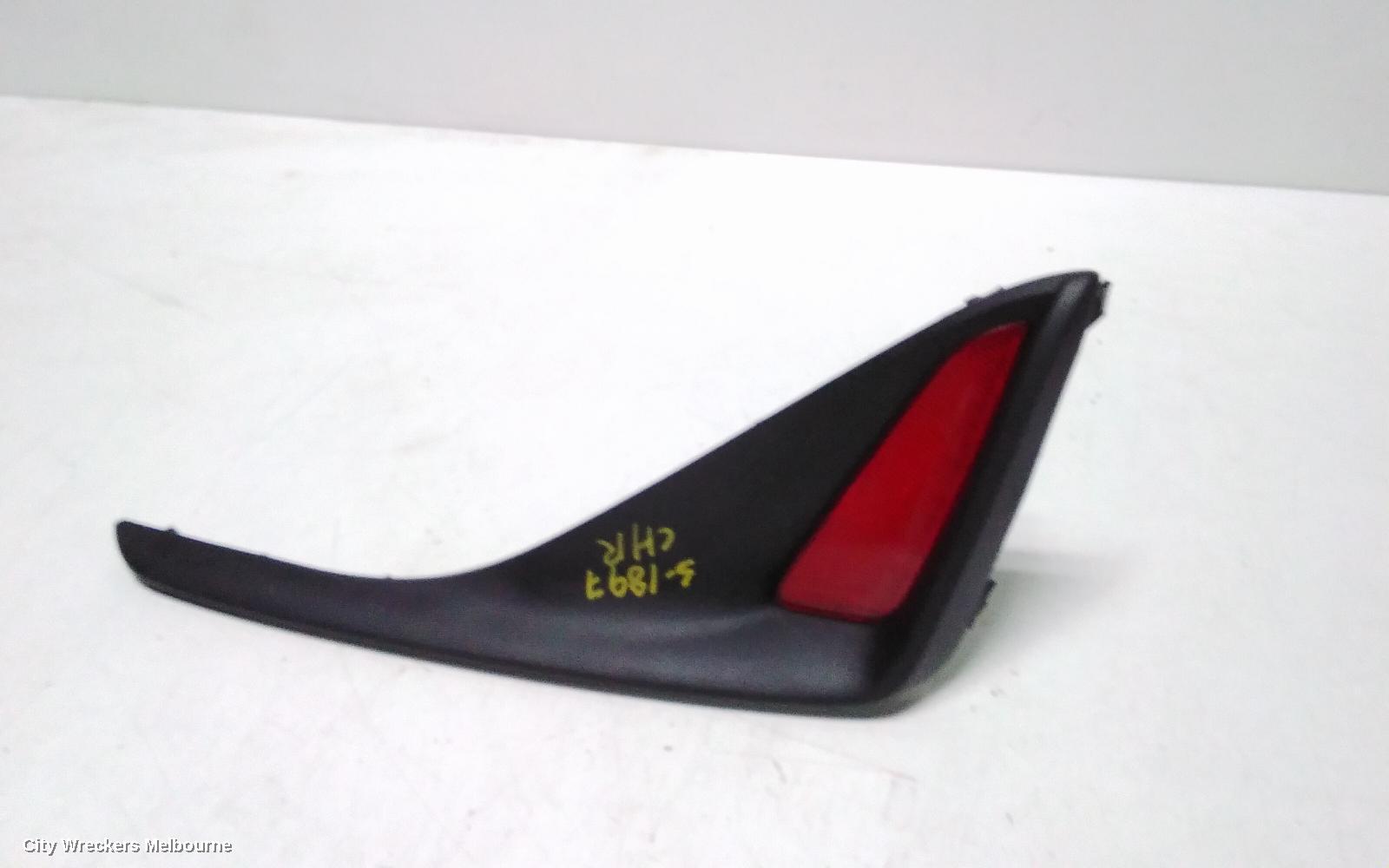 TOYOTA C-HR LEFT TAILLIGHT, GEN 1, BUMPER REFLECTOR, 12/2016 ONWARDS - Image 3