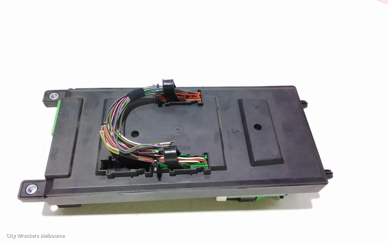 LAND ROVER RANGEROVER SPORT FUSE BOX, UNDER DASH, L320, 08/2005 - 12/2013 - Image 3