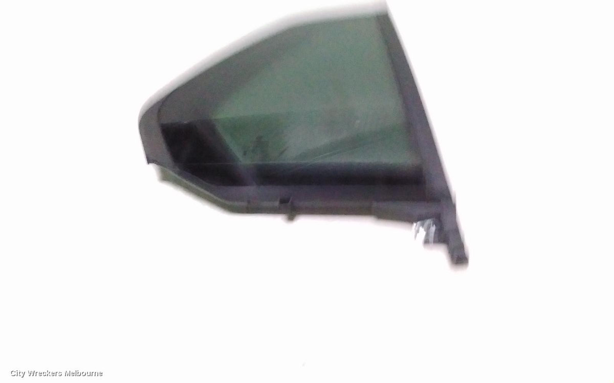 VOLKSWAGEN GOLF RIGHT REAR 1/4 DOOR GLASS, GEN 8, 09/2020 ONWARDS - Image 2