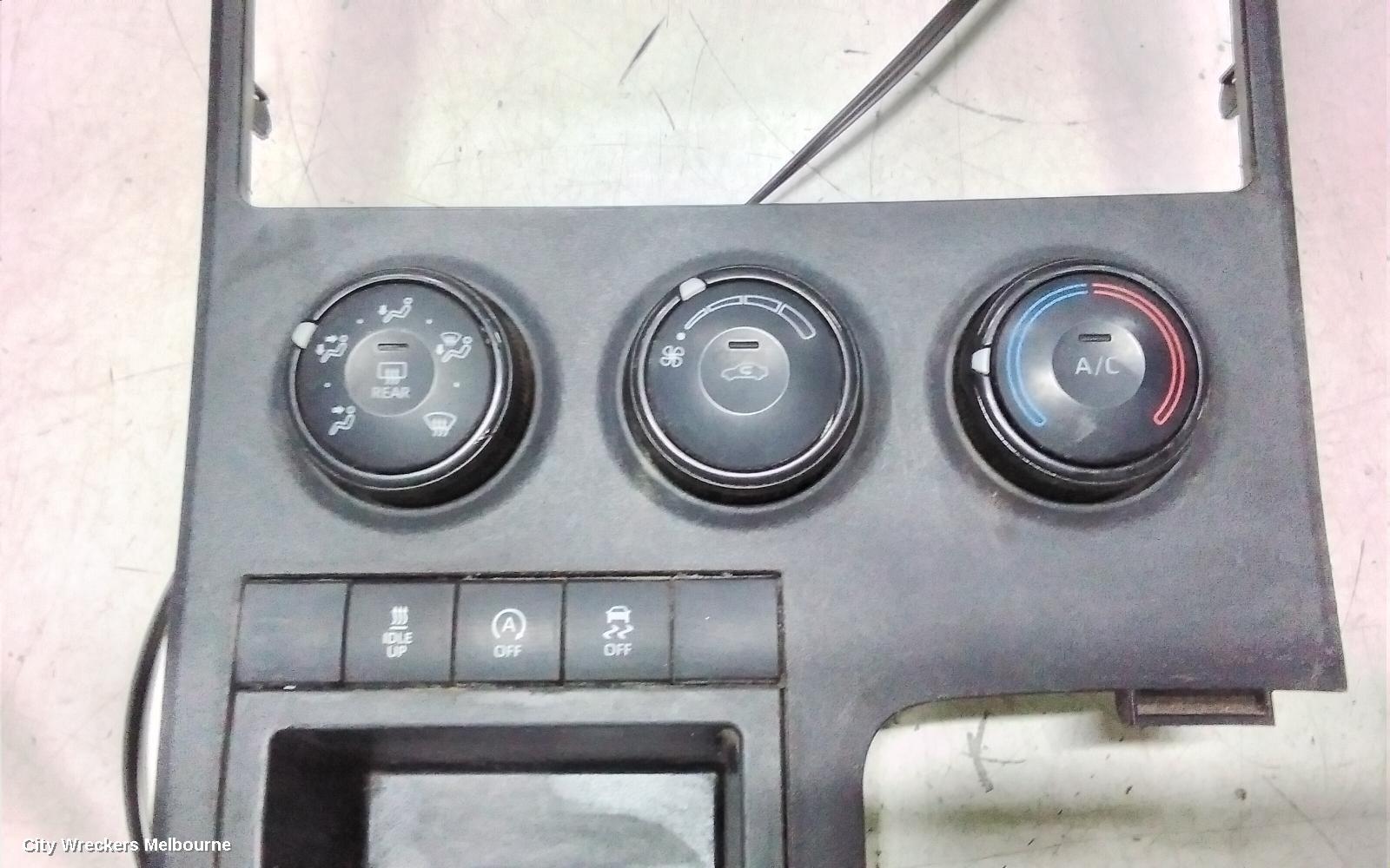 TOYOTA HIACE HEATER/AC CONTROLS, DUAL ZONE TYPE, 300 SERIES, 02/2019 ONWARDS - Image 3