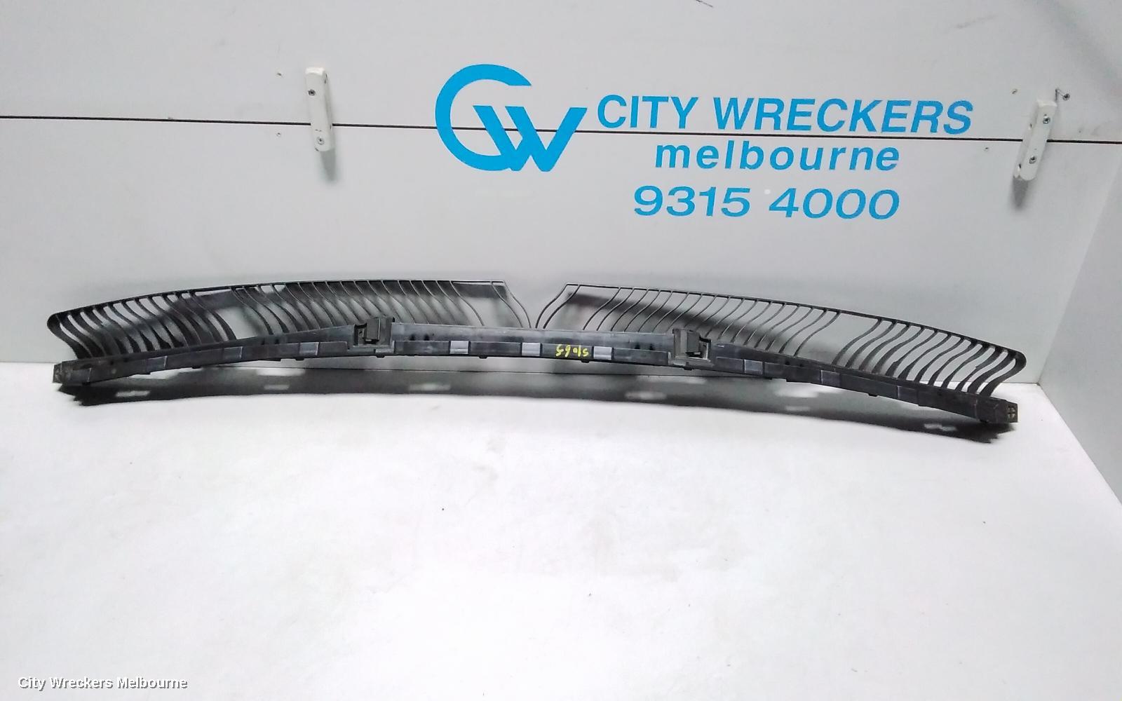 VOLKSWAGEN TIGUAN, 5NA, 06/2016 - 02/2024, REAR BAR CENTER BRAKET: 69046 - Image 1