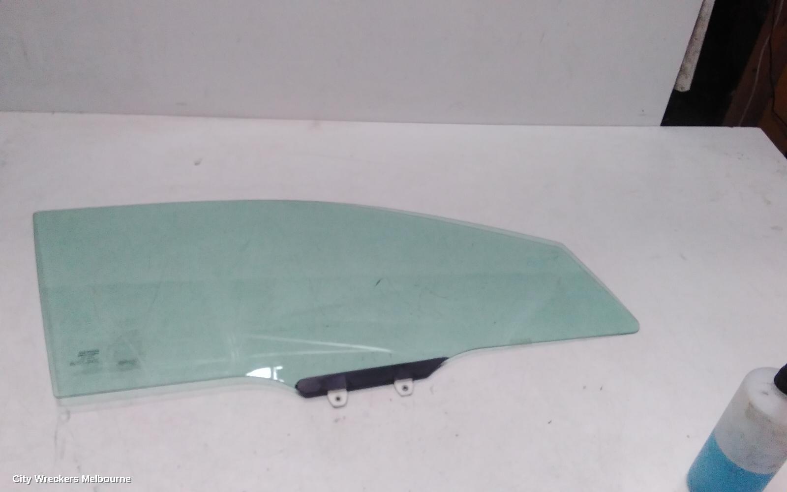 HONDA CIVIC RIGHT FRONT DOOR WINDOW, 7TH GEN, HATCH, 11/2000 - 12/2005 - Image 1