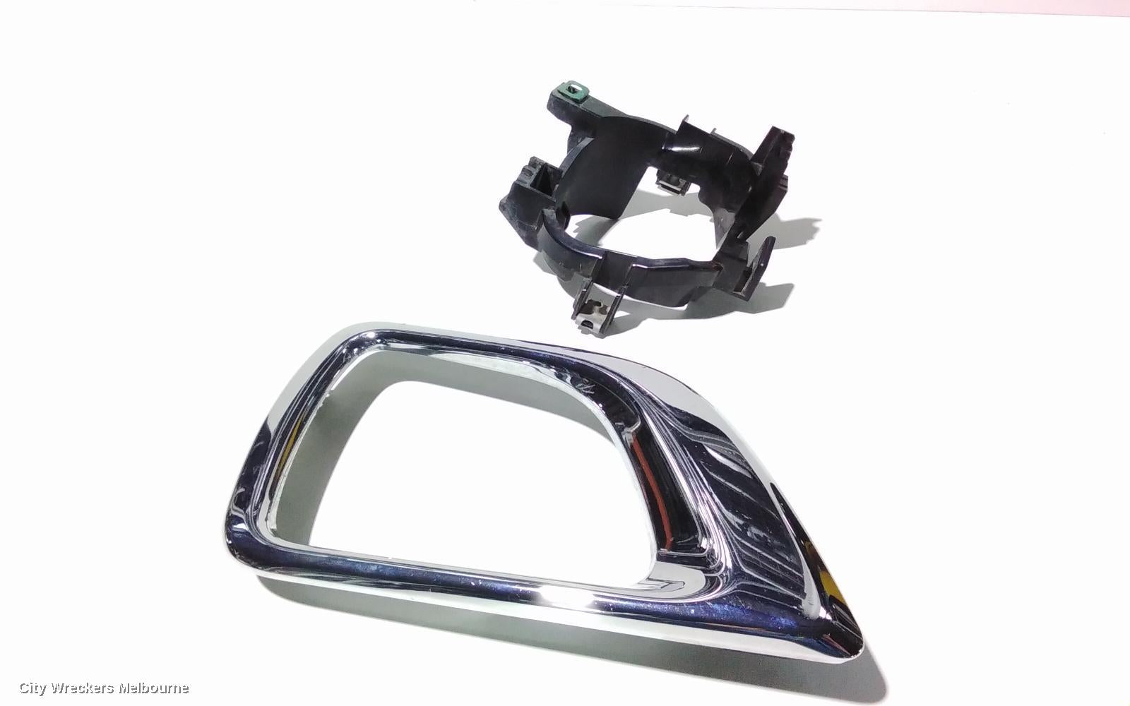 NISSAN NAVARA LEFT INDICATOR/FOG/SIDE, NP300, FOGLAMP SURROUND MOULDING (CHROME), 05/2015 - 11/2020 - Image 1