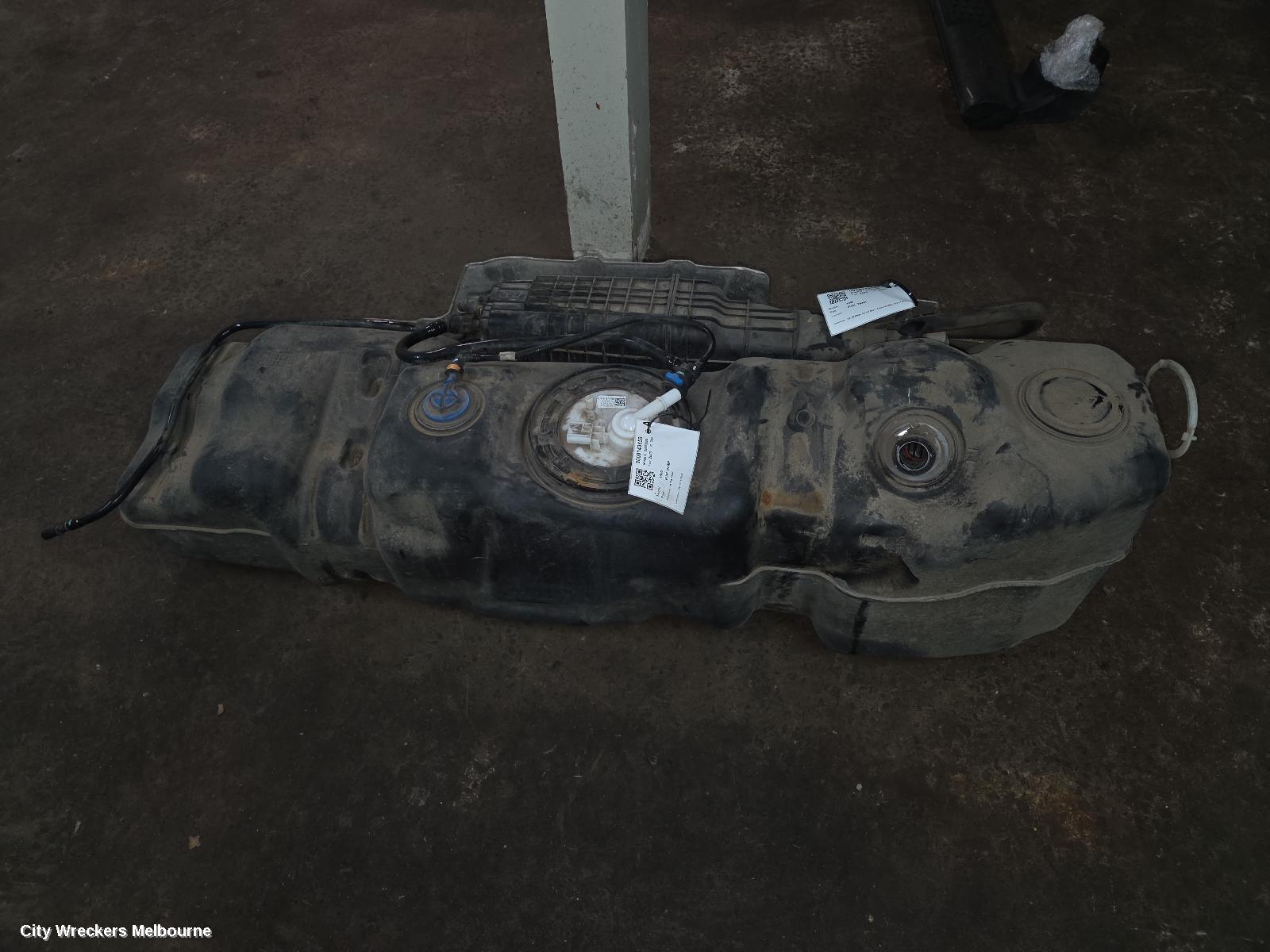 RAM 1500 FUEL TANK, DS, PETROL, 121 LITRES, 1700MM LONG, 11/2017 - 12/2023 - Image 2