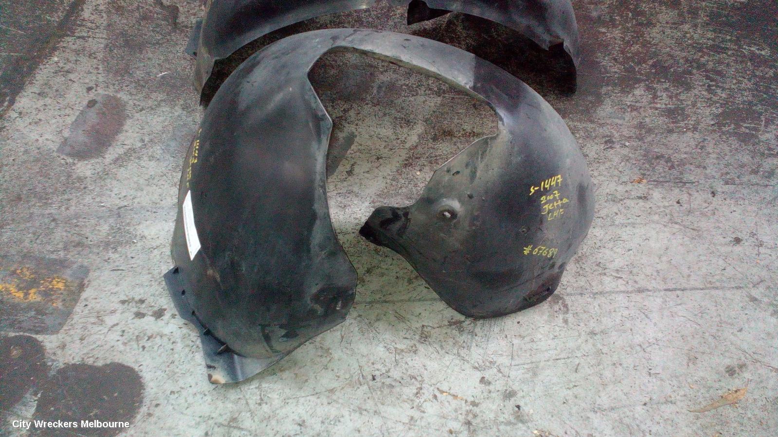 VOLKSWAGEN JETTA LEFT GUARD LINER, 1KM, FRONT SECTION, 02/2006 - 07/2011 - Image 1