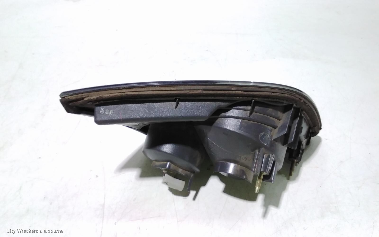 MAZDA 6 REAR GARNISH, BOOTLID LAMP (RH SIDE), GG/GY, SEDAN, 09/2002 - 07/2005 - Image 3