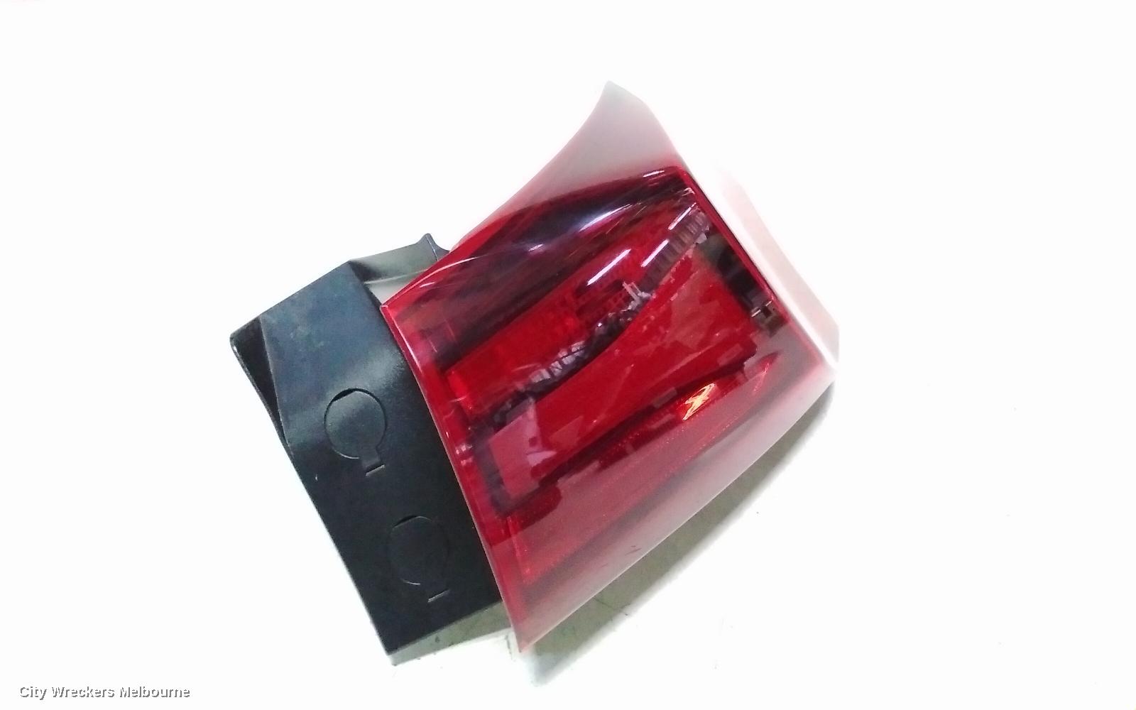HYUNDAI SANTA FE RIGHT TAILLIGHT, IN BODY, NON LED TYPE, TM, 10/2020 ONWARDS - Image 3