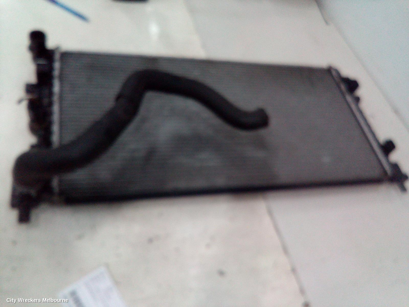 VOLKSWAGEN POLO RADIATOR, AUTO, 1.6, DIESEL, 6R, 05/2010 - 05/2014 - Image 3