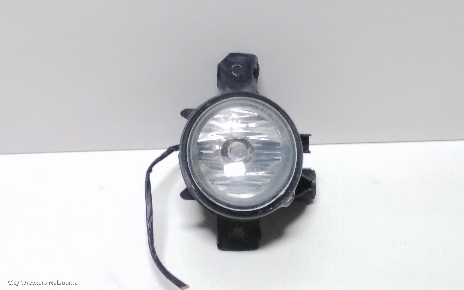 BMW X5 RIGHT INDICATOR/FOG/SIDE, BUMPER FOGLAMP, E70, NON ADAPTIVE LAMP TYPE, 03/2007 - 08/2013 - Image 2