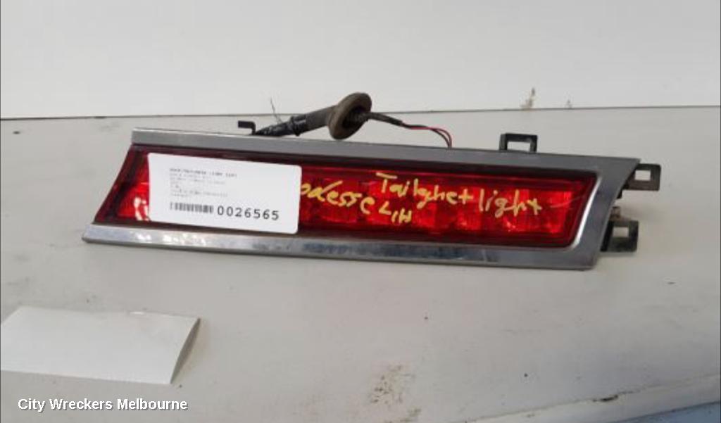 HONDA ODYSSEY REAR GARNISH, TAILGATE LAMP (LH SIDE), RB, 07/2004 - 03/2009 - Image 1