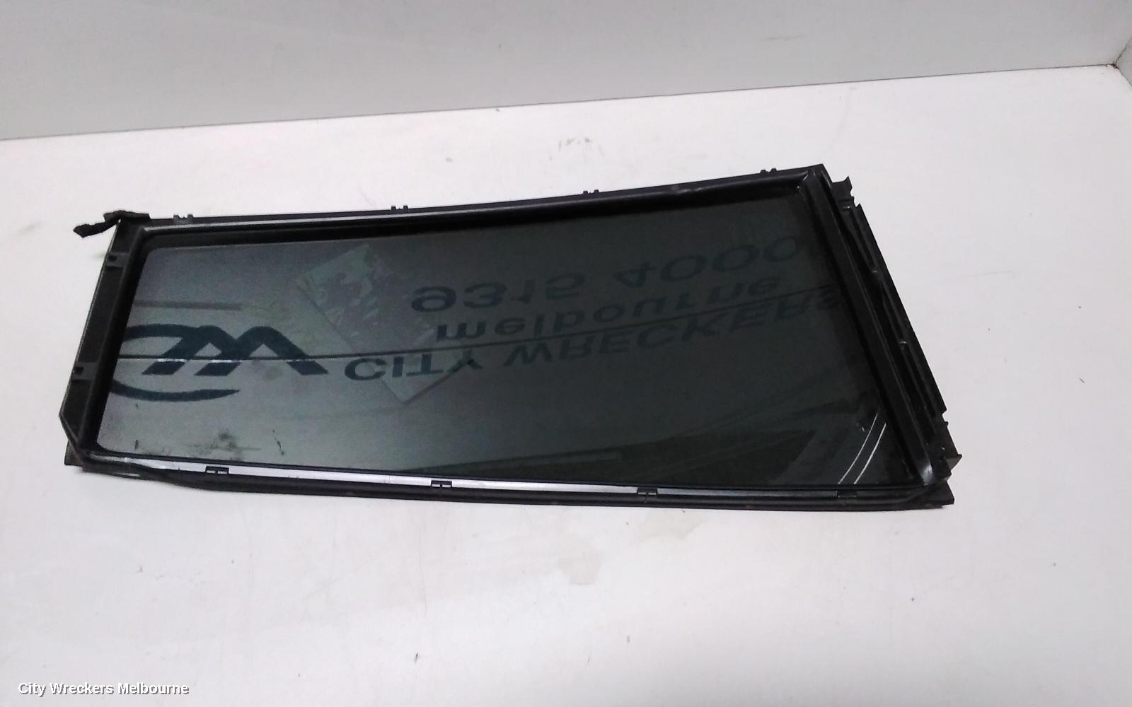 TOYOTA KLUGER RIGHT REAR 1/4 DOOR GLASS, GSU40-GSU45, 05/2007 - 02/2014 - Image 2