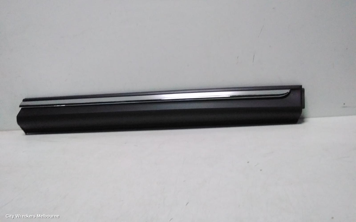 MAZDA CX8 DOOR MOULD, LOWER MOULD: 151495, LOWER DOOR MOULDING, RH FRONT, W/ CHROME MOULDING TYPE, KG, 05/2018 - 12/2023 - Image 3
