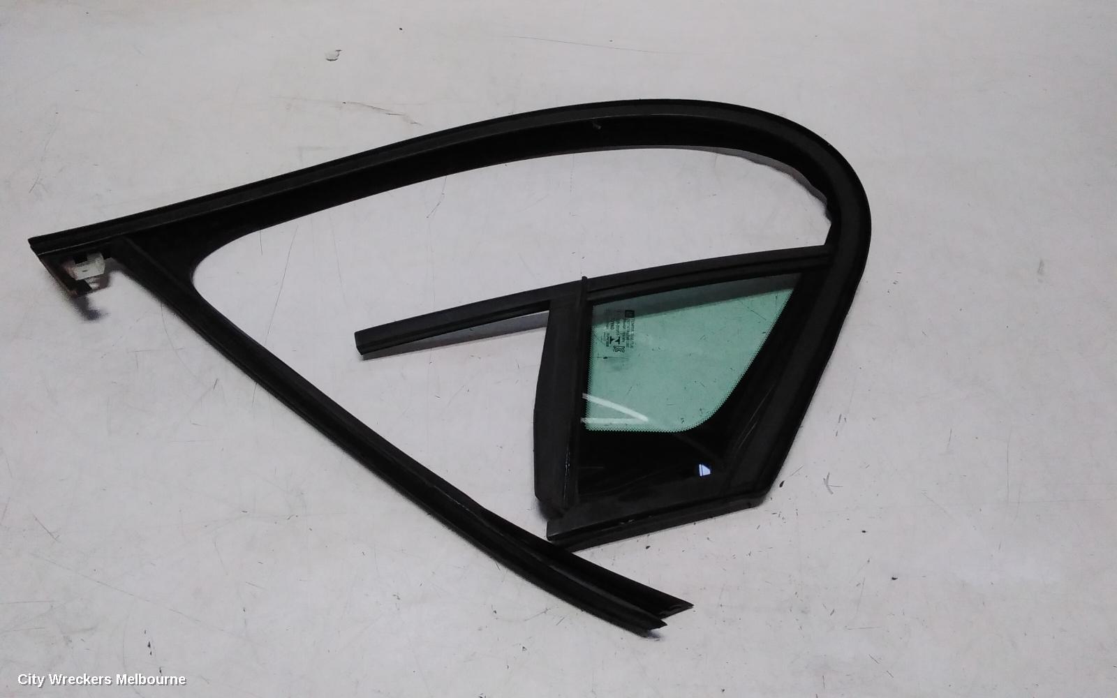 HOLDEN ASTRA RIGHT FRONT 1/4 DOOR GLASS, BK, 5DR HATCH/WAGON, 09/2016 - 12/2020 - Image 1