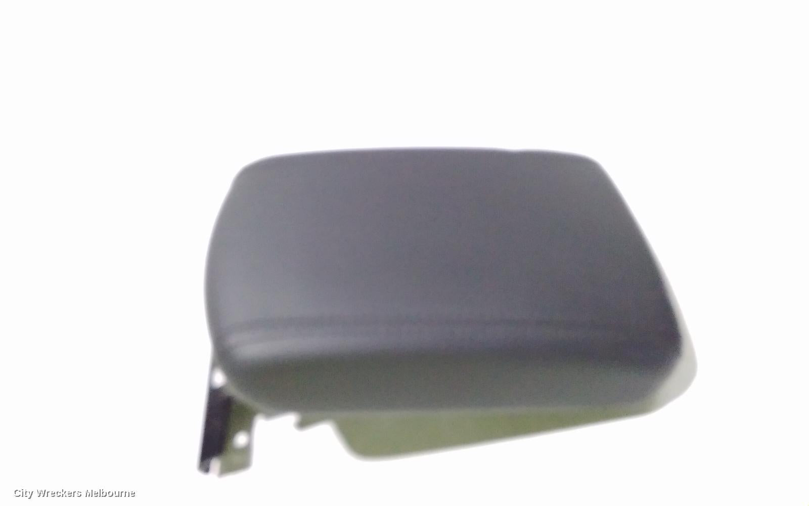 HYUNDAI TUCSON CONSOLE, CONSOLE LID ONLY, TL, W/ PARK BRAKE LEVER, 06/2015 - 01/2021 - Image 3