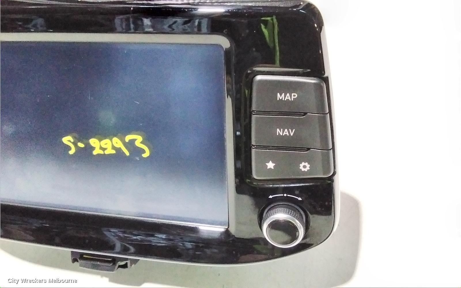 HYUNDAI I30 RADIO/CD/DVD/SAT/TV, HEAD UNIT & DISPLAY, 8 IN, SAT NAV/PREMIUM AUDIO TYPE, (S. KOREA VIN KMHH), PD, HATCH, 03/2017 - 07/2020 - Image 3
