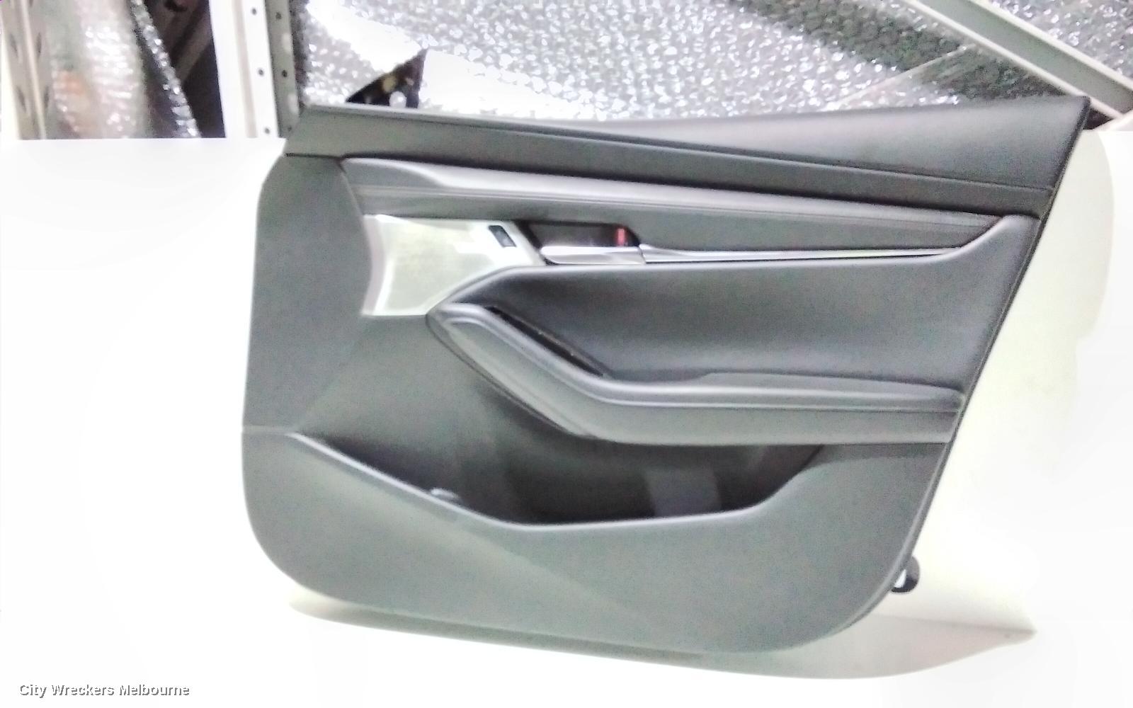MAZDA 3 DOOR TRIM, RH FRONT, BP, 03/2019 ONWARDS - Image 3
