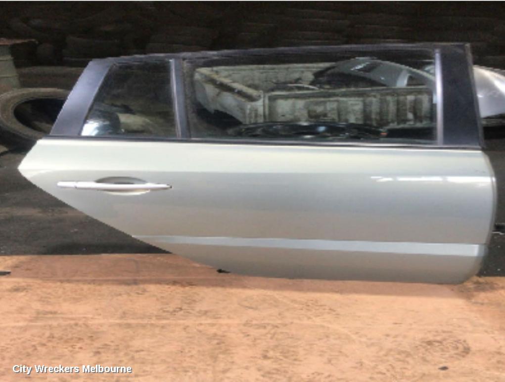 RENAULT KALEOS RIGHT REAR DOOR, H45, W/ SUN BLIND TYPE, 09/2008 - 04/2016 - Image 1