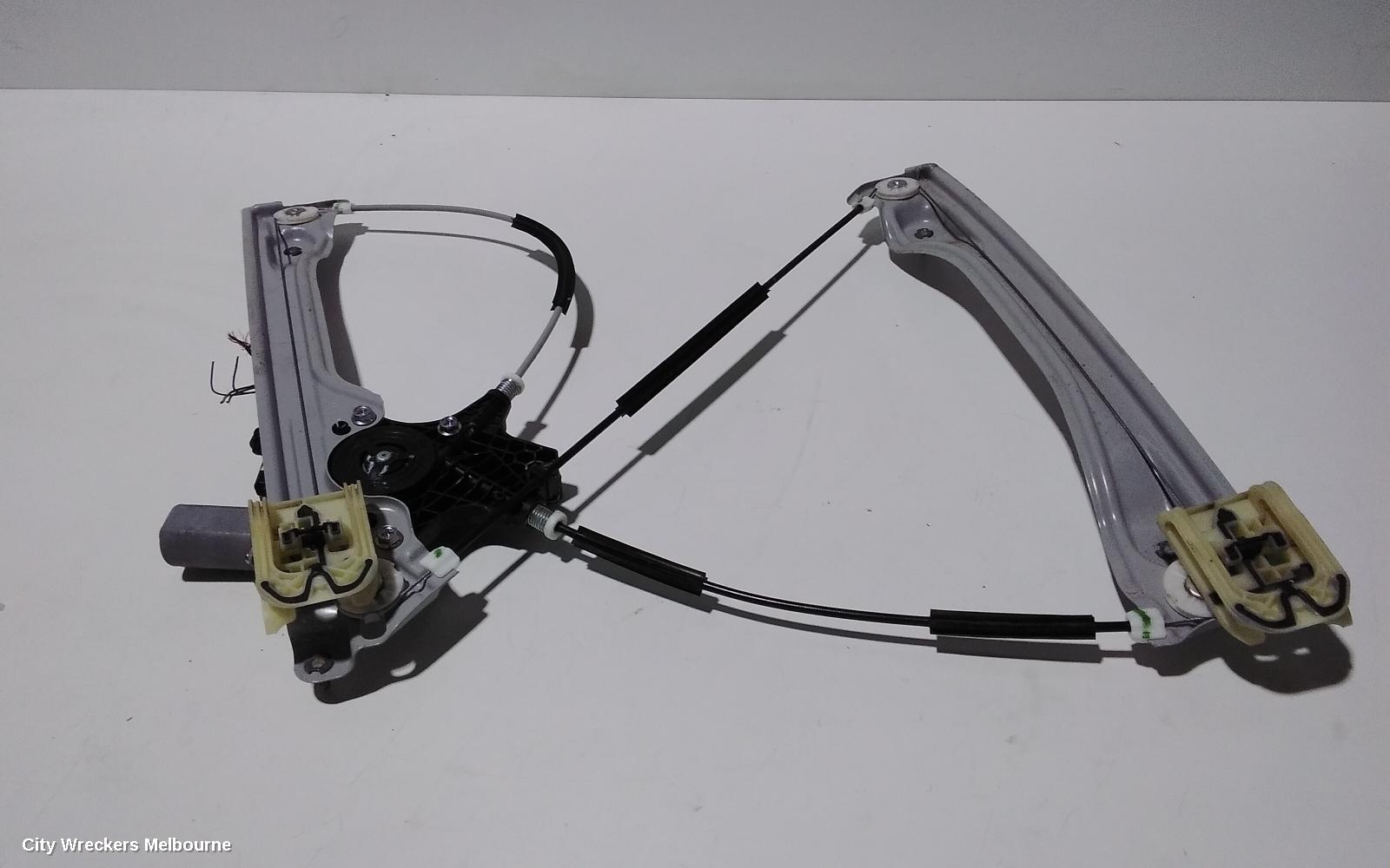 HOLDEN COMMODORE RIGHT FRONT WINDOW REG/MOTOR, ZB, 10/2017 - 12/2020 - Image 2