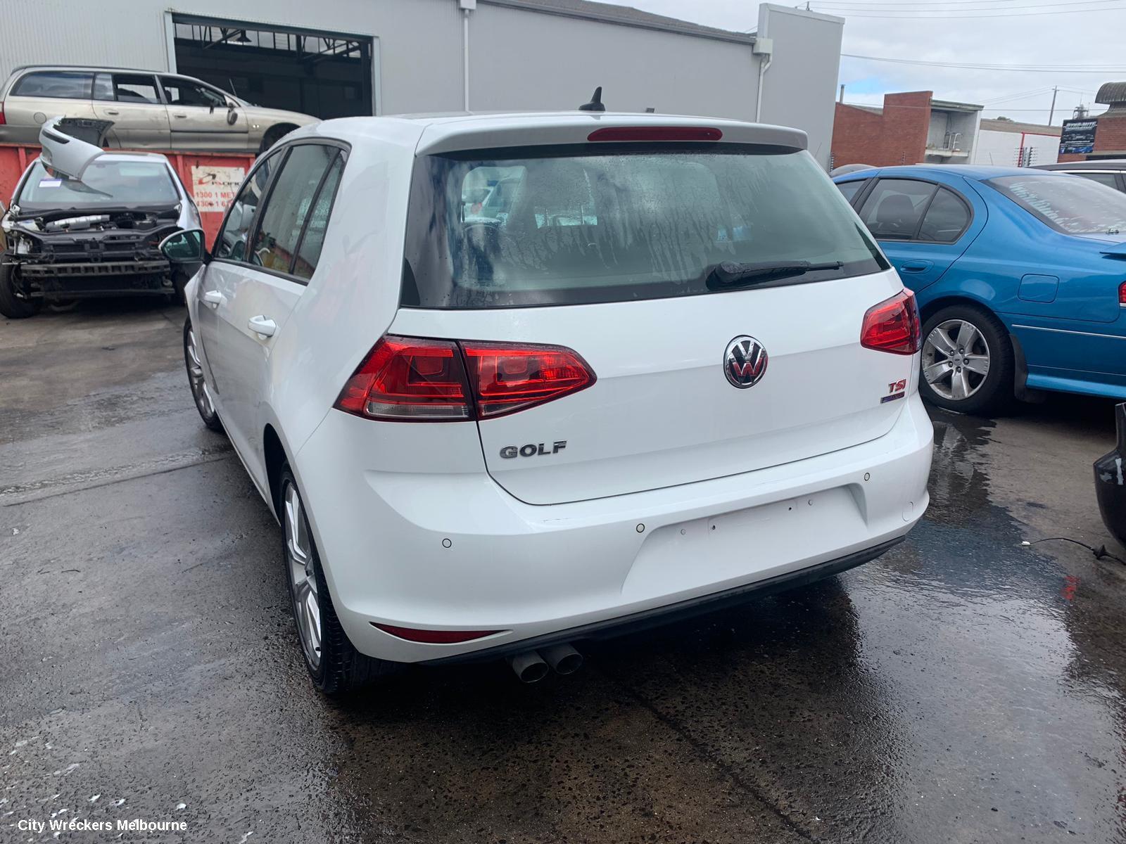 VOLKSWAGEN GOLF RIGHT TAILLIGHT, GEN 7, HATCH, STANDARD, TRENDLINE/COMFORTLINE, NON LED TYPE, NON TINTED TYPE, 03/2013 - 03/2017 - Image 2