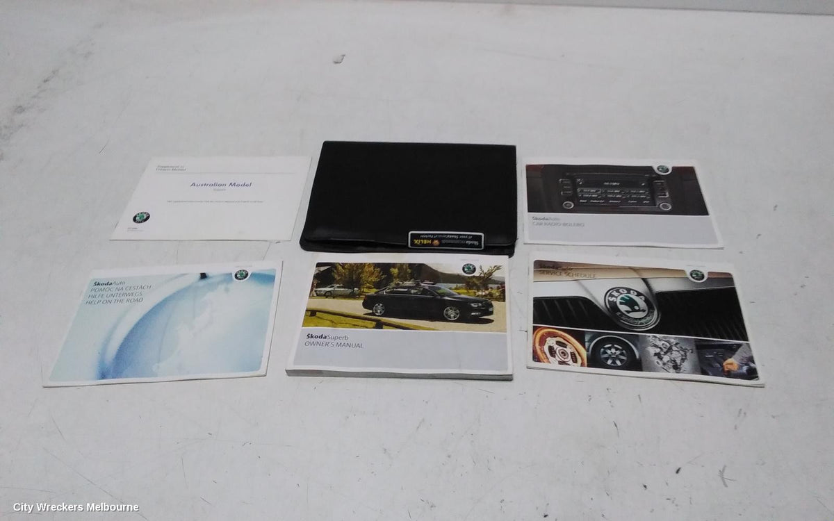 SKODA SUPERB OWNERS HANDBOOK, 3T, 03/2009 - 12/2015 - Image 3