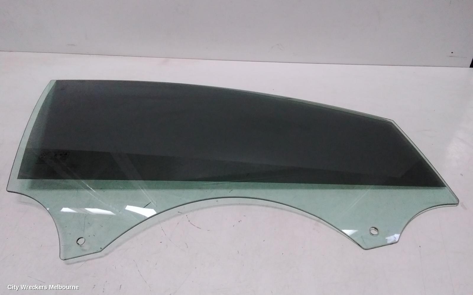 FORD MONDEO RIGHT FRONT DOOR WINDOW, MA-MC, GREEN TINT TYPE, 10/2007 - 12/2014 - Image 1