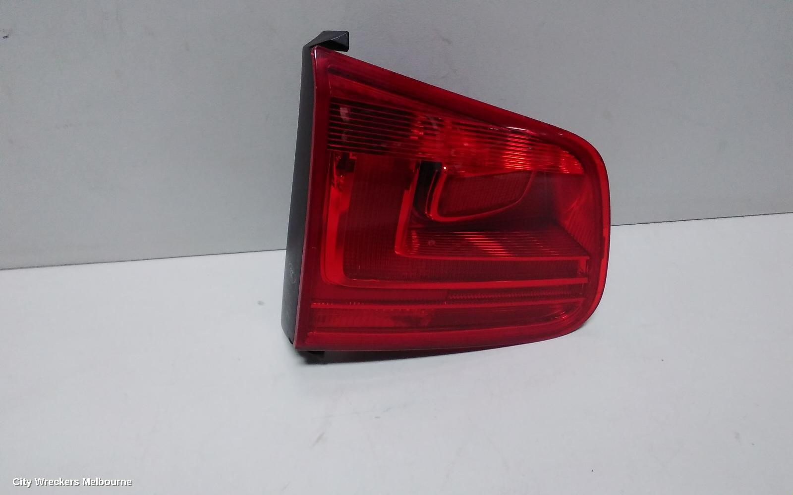 VOLKSWAGEN TIGUAN REAR GARNISH, TAILGATE LAMP (LH SIDE), 5N, 07/2011 - 08/2016 - Image 2