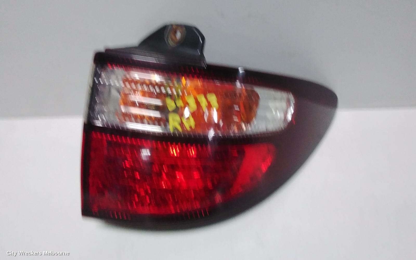 TOYOTA TARAGO RIGHT TAILLIGHT, ACR30 (AUST TYPE), 06/2000 - 06/2003 8155128301 - Image 3