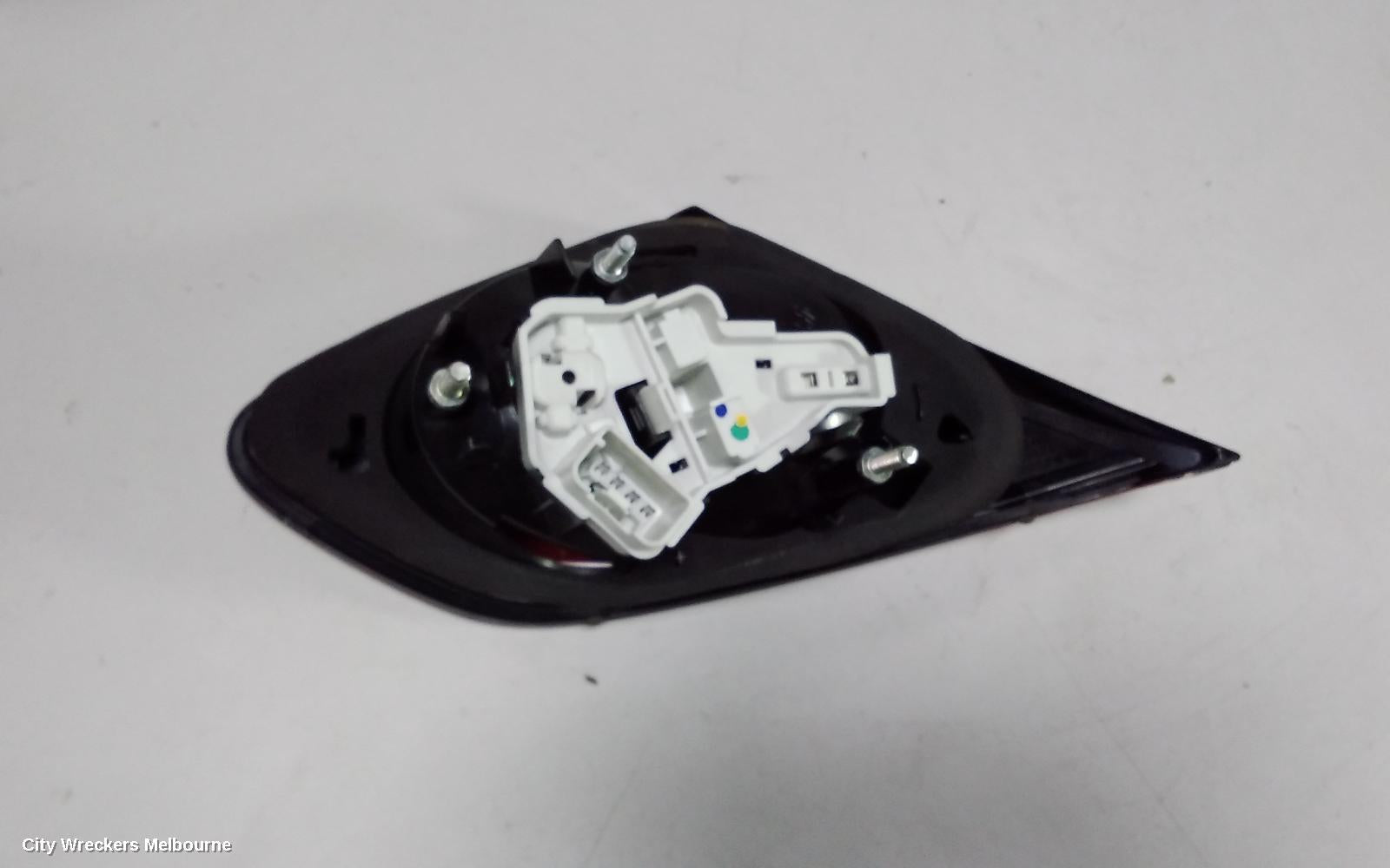 VOLKSWAGEN PASSAT REAR GARNISH, BOOTLID LAMP (RH SIDE), 3CC, SEDAN, 01/2009 - 02/2012 - Image 2