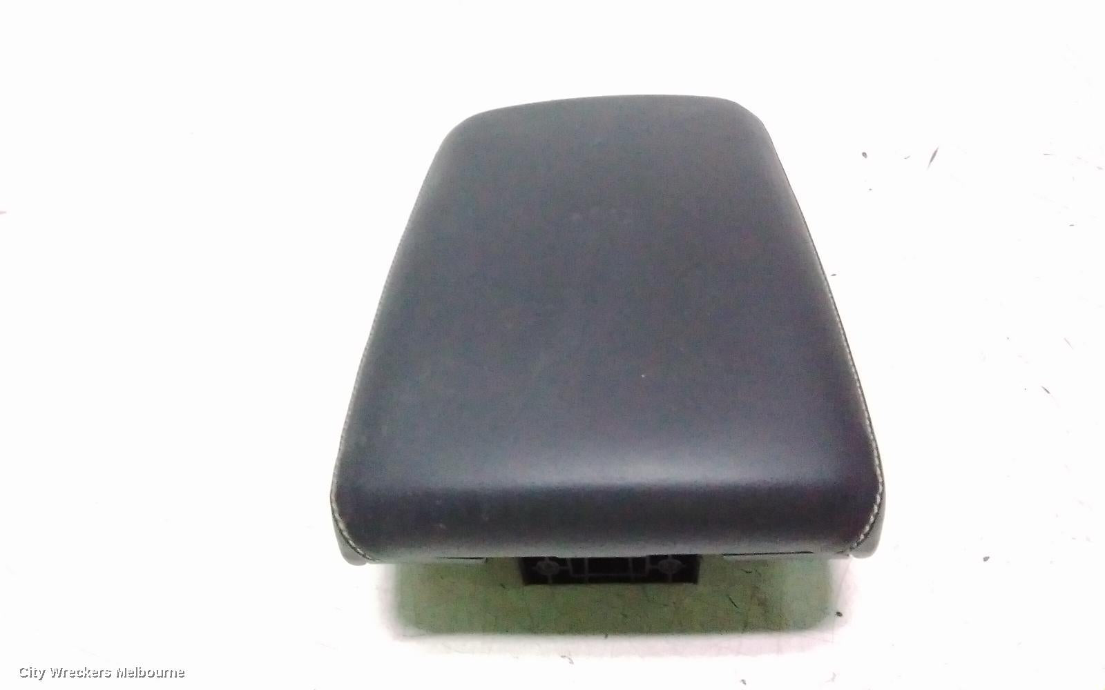 MITSUBISHI OUTLANDER CONSOLE, ZM, CONSOLE LID ONLY, BLACK, 08/2021 ONWARDS - Image 2