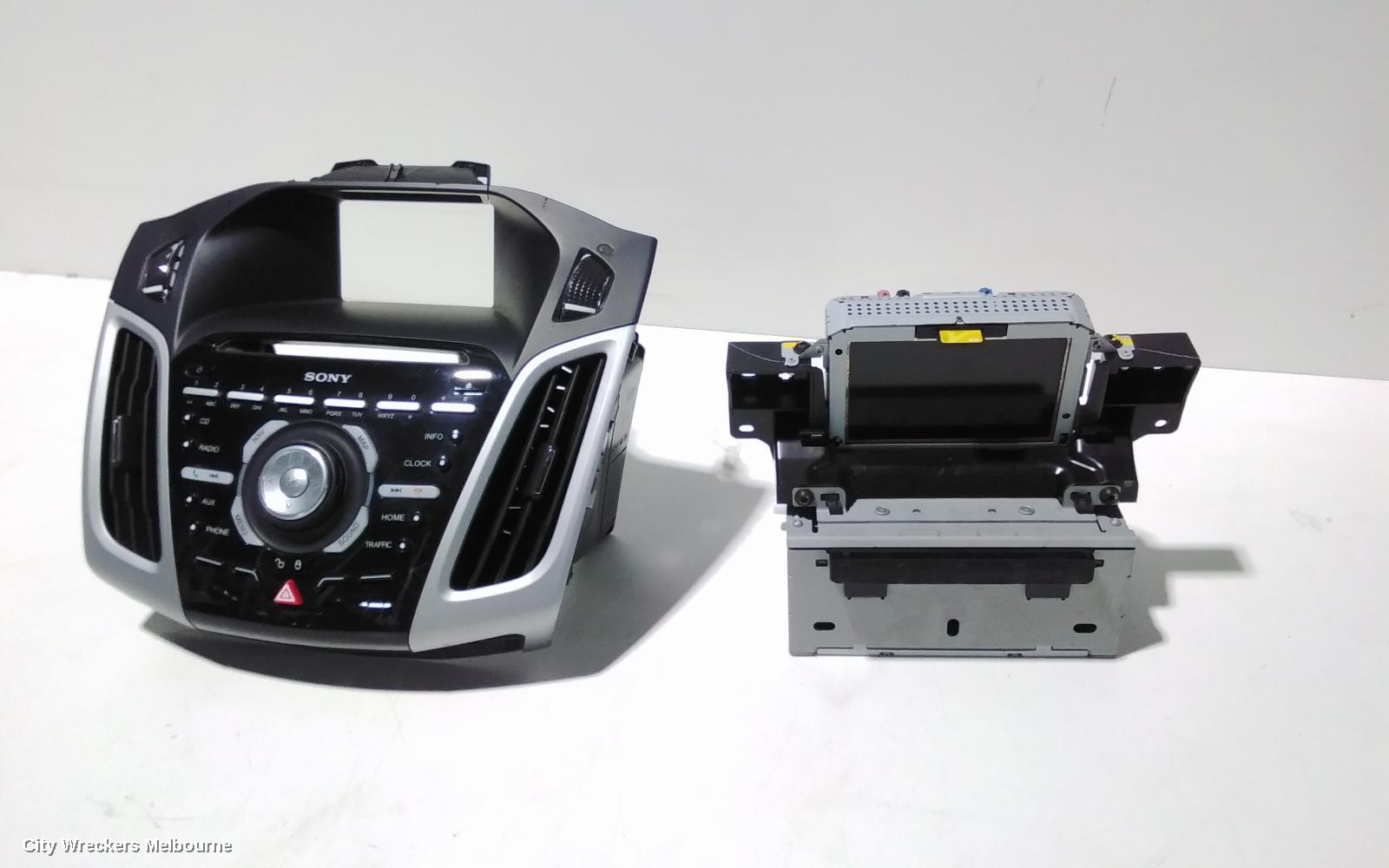 FORD FOCUS RADIO/CD/DVD/SAT/TV, DISPLAY UNIT, 5IN, W/ SAT NAV TYPE, LW, 10/2011 - 08/2015 - Image 1
