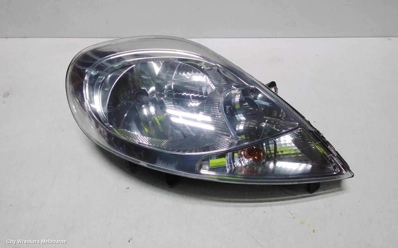 RENAULT TRAFIC RIGHT HEADLAMP, X82, HALOGEN TYPE, 01/2015 - 09/2022 - Image 2