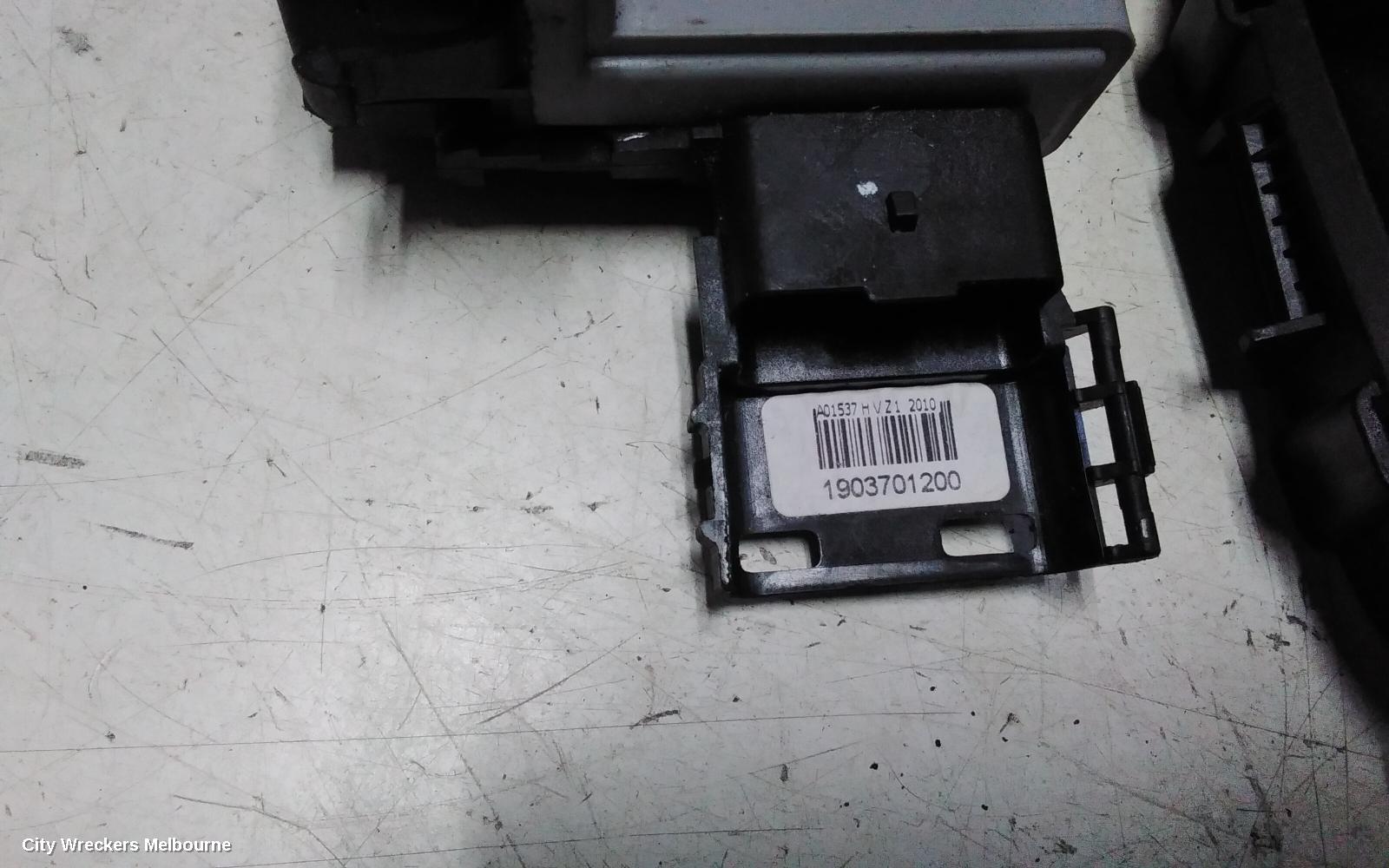 PEUGEOT 308 DOOR/BOOT/GATE LOCK, RIGHT FRONT DOOR LOCK, T7, CABRIO, 07/2009 - 09/2014 - Image 3