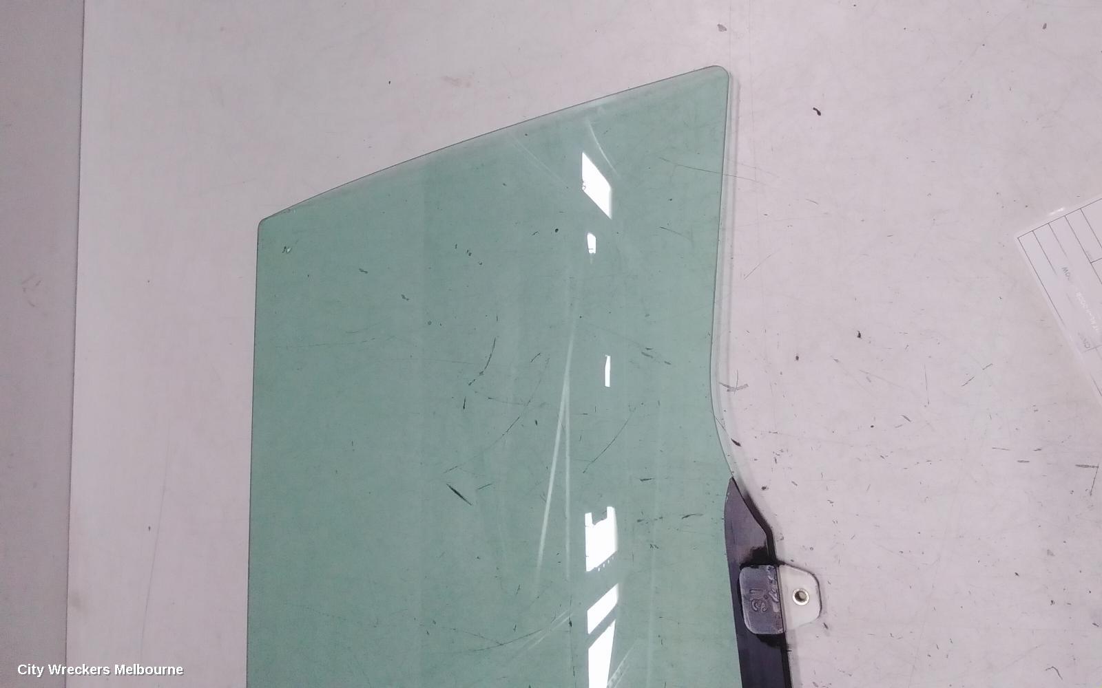HONDA CIVIC RIGHT REAR DOOR WINDOW, 7TH GEN, HATCH, 11/2000 - 12/2005 - Image 3