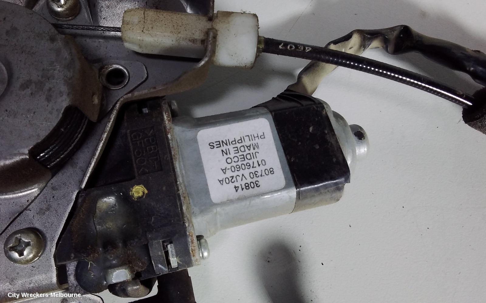 NISSAN NAVARA RIGHT FRONT WINDOW REG/MOTOR, D22, POWER, 06/2007 - 08/2015 - Image 2