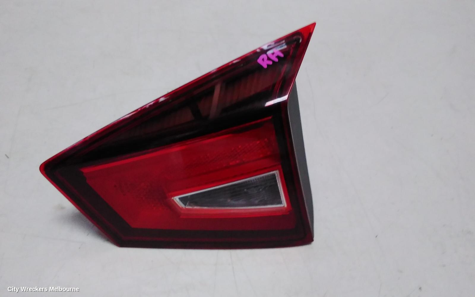 MG GS REAR GARNISH, TAILGATE LAMP (RH SIDE), HALOGEN TYPE, SAS2, 09/2016 - 08/2019 - Image 2