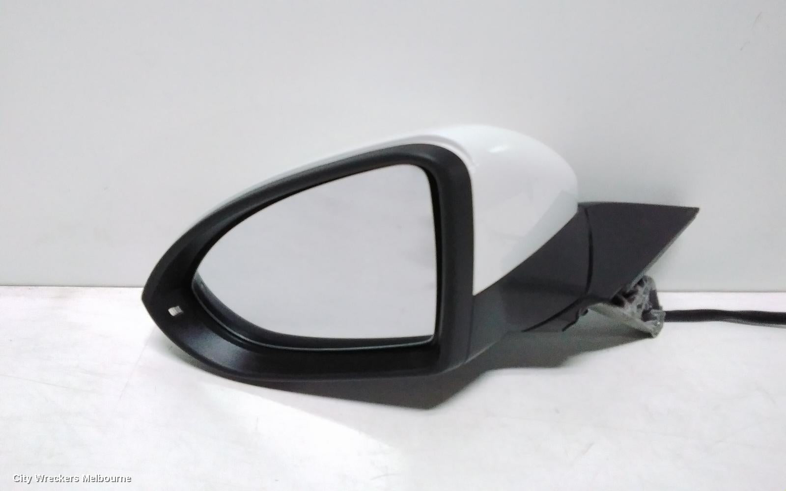 VOLKSWAGEN GOLF LEFT DOOR MIRROR, GEN 7, COLOUR CODED, MANUAL FOLD, NON MEMORY, HEATED, NON LANE CHANGE ASSIST TYPE (6XN/7Y0), 07/2013 - 03/2017 - Image 3