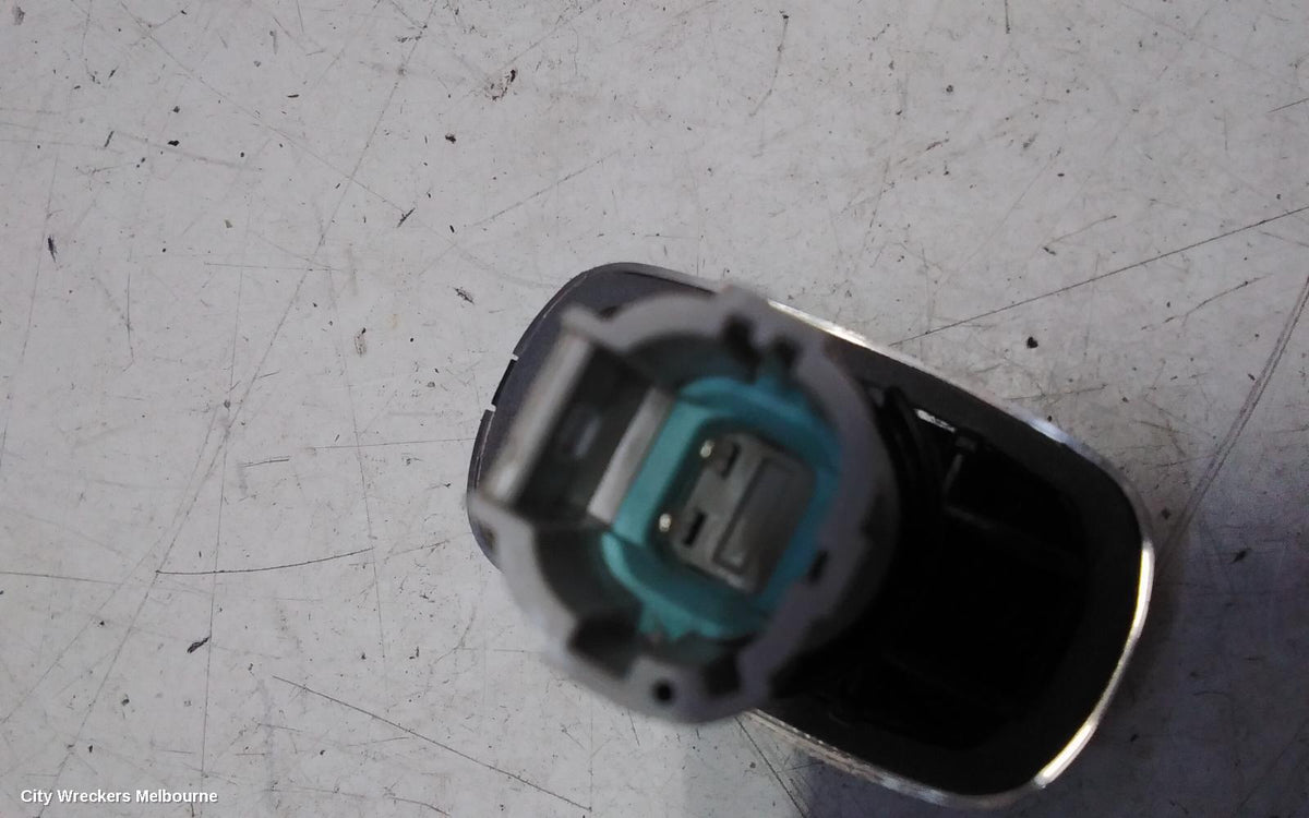 ISUZU DMAX LEFT INDICATOR/FOG/SIDE, BUMPER FOGLAMP, RG, 11/2023 ONWARDS - Image 3