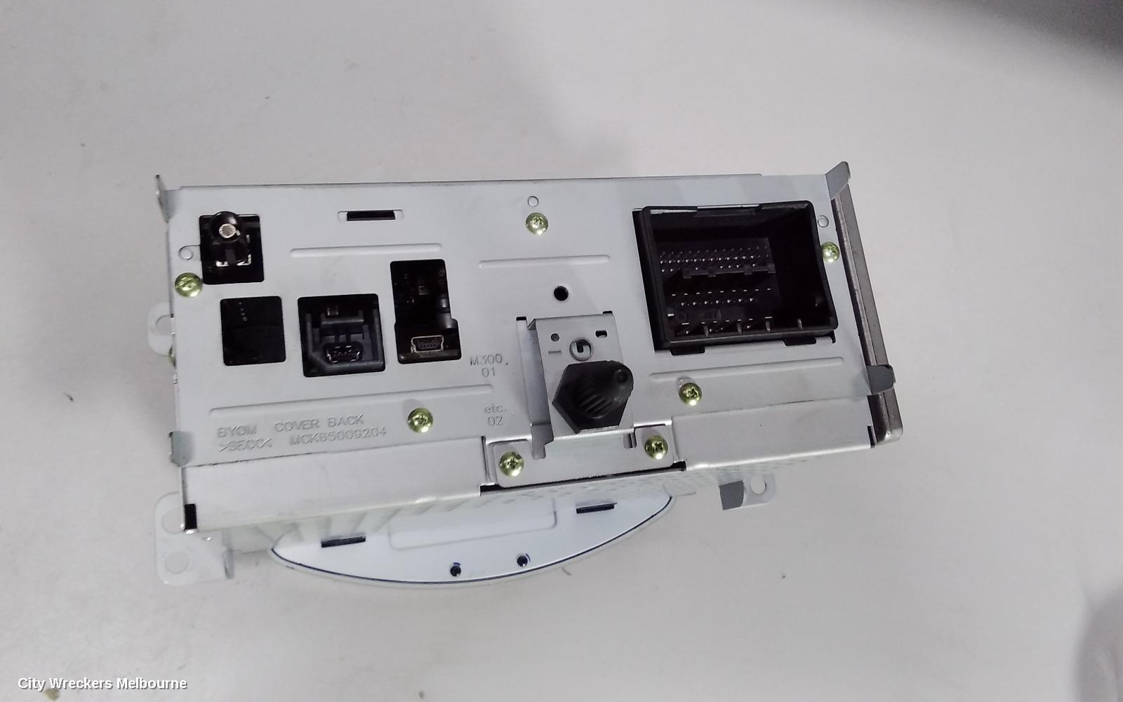 HOLDEN TRAX RADIO/CD/DVD/SAT/TV, TOUCH SCREEN UNIT, TJ SERIES, 08/2013 - 09/2016 - Image 3