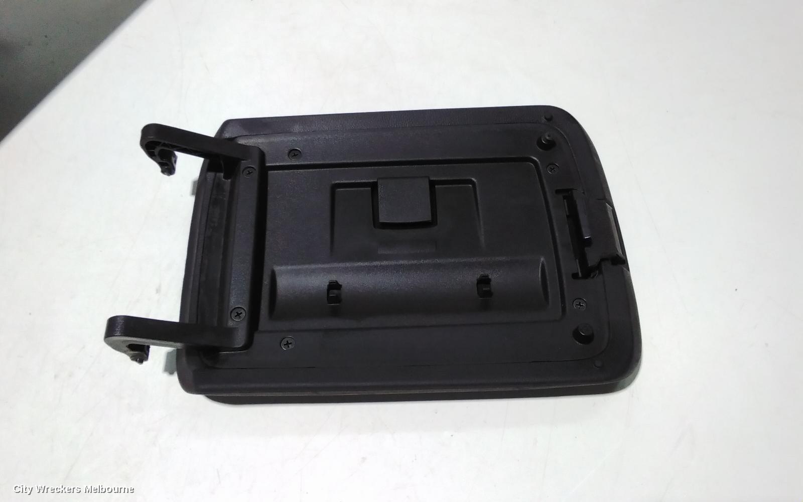 HOLDEN COMMODORE CONSOLE, VF, 05/2013 - 12/2017 - Image 2
